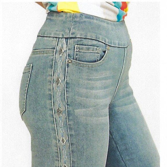 NEW GG JEANS Embroidered Ankle Jean - Picture 10 of 10